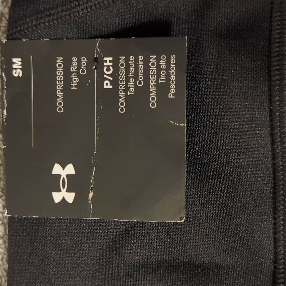 NWT Under armor Compression high rise crop leggings capris black size Sm - Picture 10 of 13